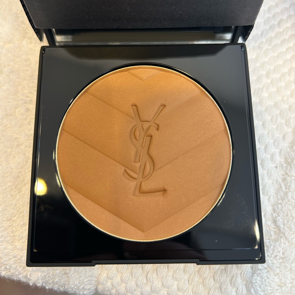 Bronzer - Picture 2 of 3